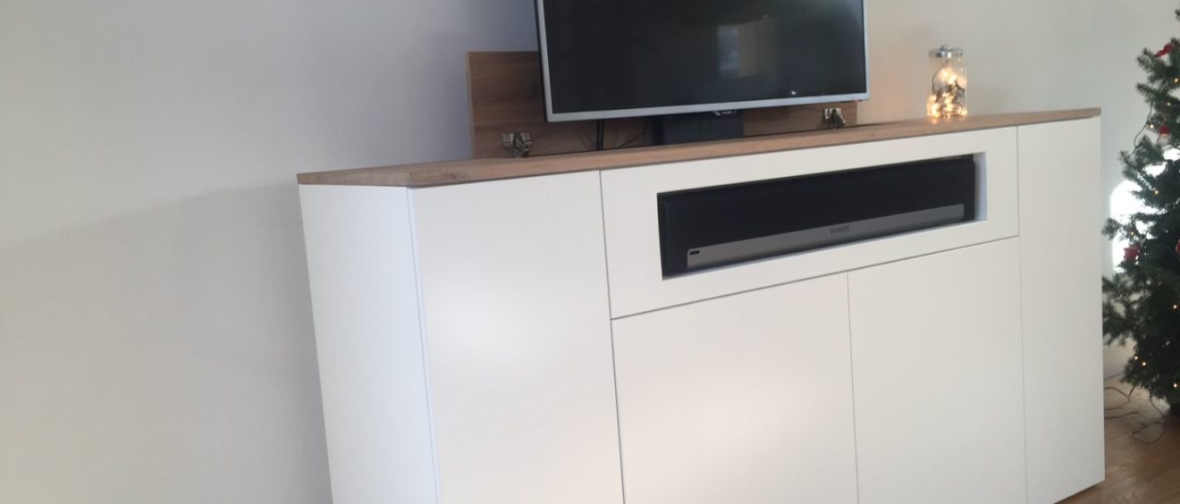 Kast met tv lift